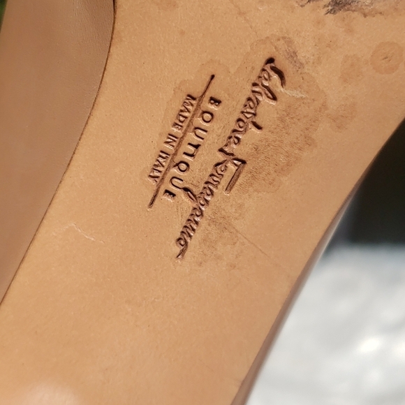 Salvatore Ferragamo Taupe Leather Heels 5.5C - Picture 14 of 15